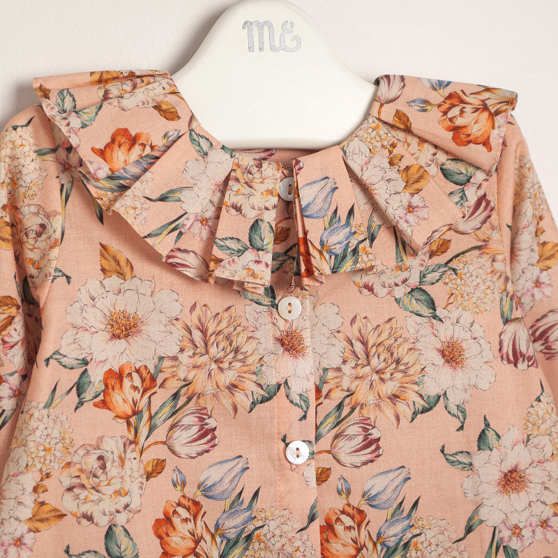 Blusa con cuello de liberty