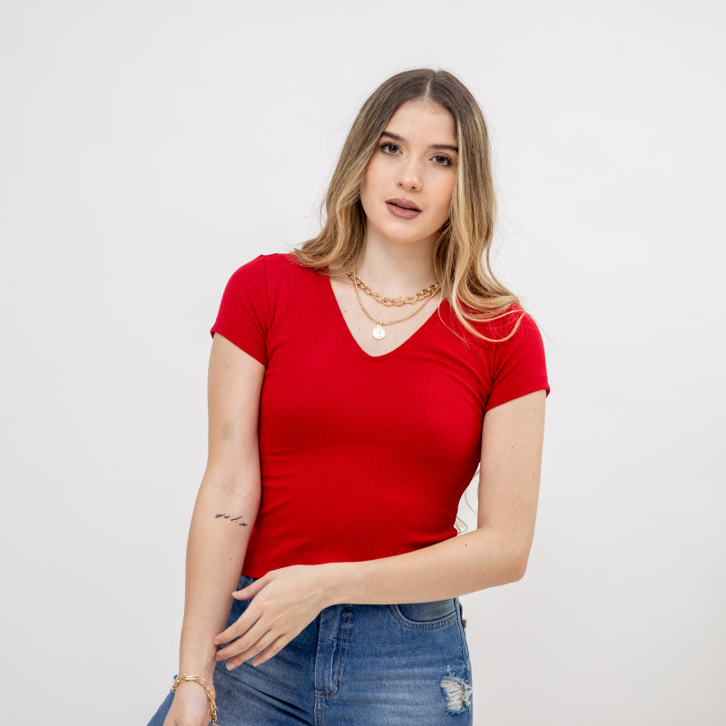 Remera Roja Escote V Cod. 222330