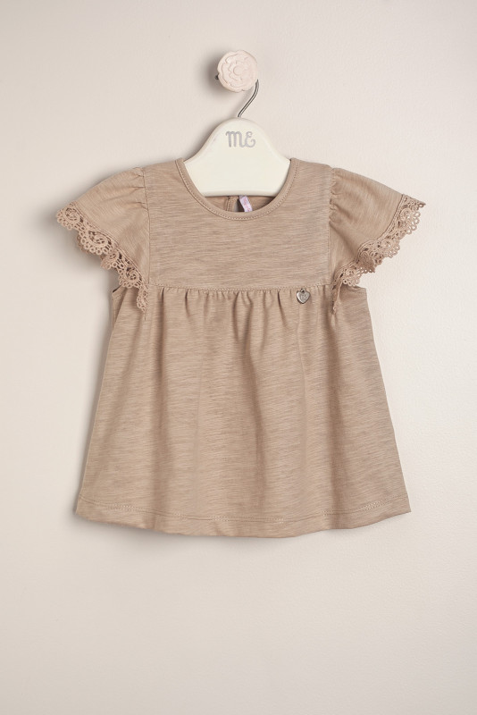 remera con guipure coline