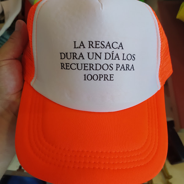 Kepis Trucker Franja Blanca