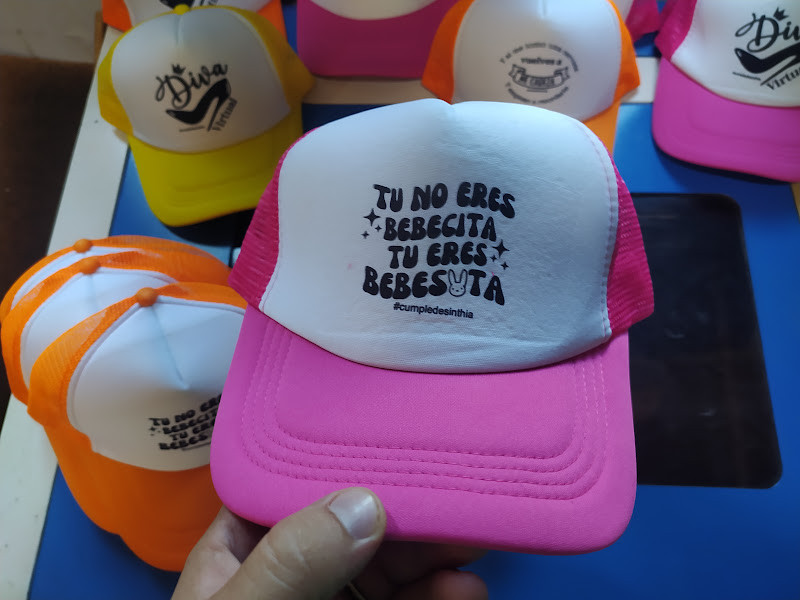 Kepis Trucker Franja Blanca