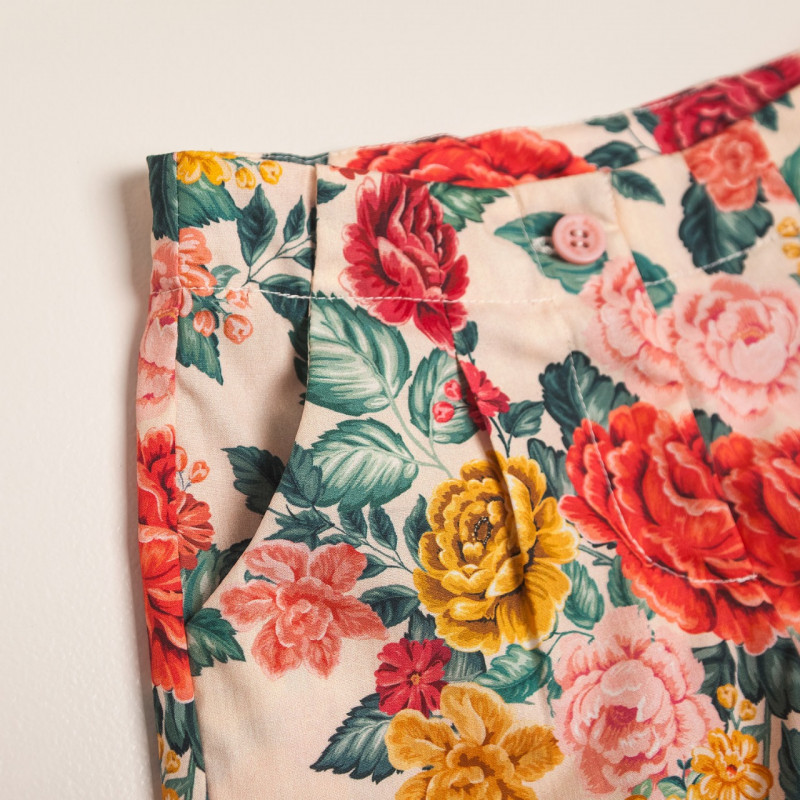 short estampado roses