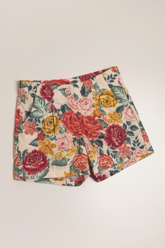 short estampado roses