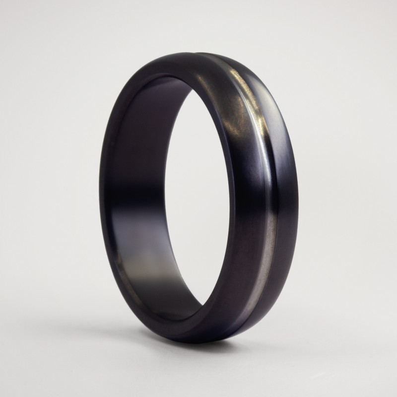 ANILLO ZIRCONIO NEGRO BAJORRELIEVE