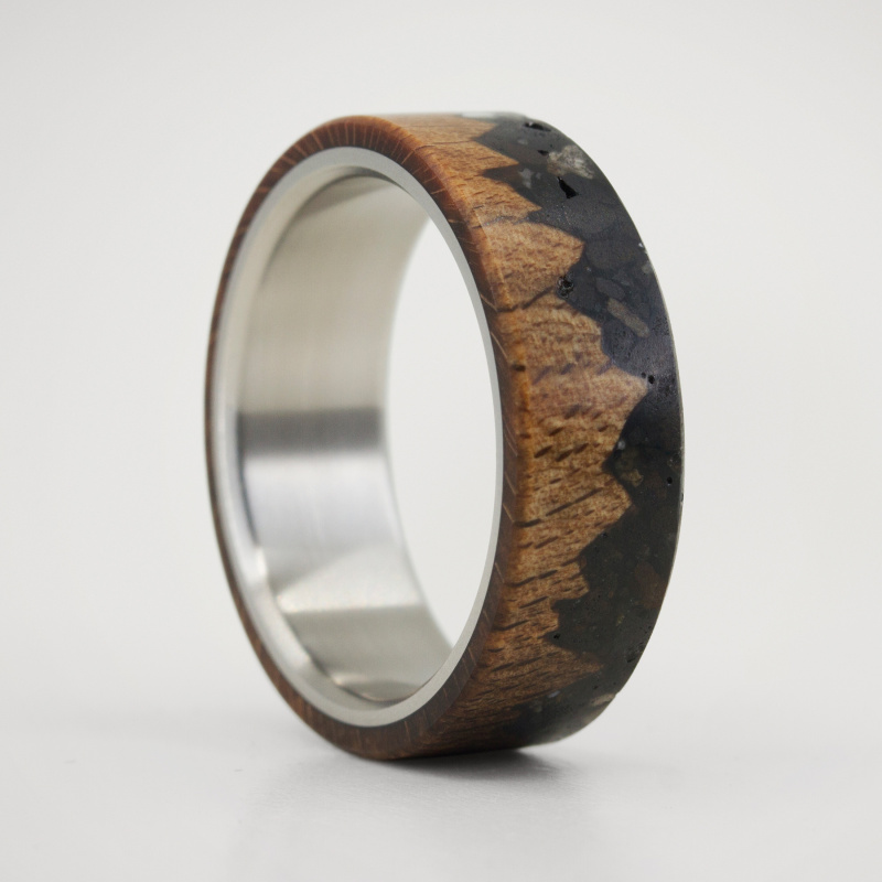 ANILLO PIEDRA PATAGÓNICA, MADERA DE RADAL Y TITANIO