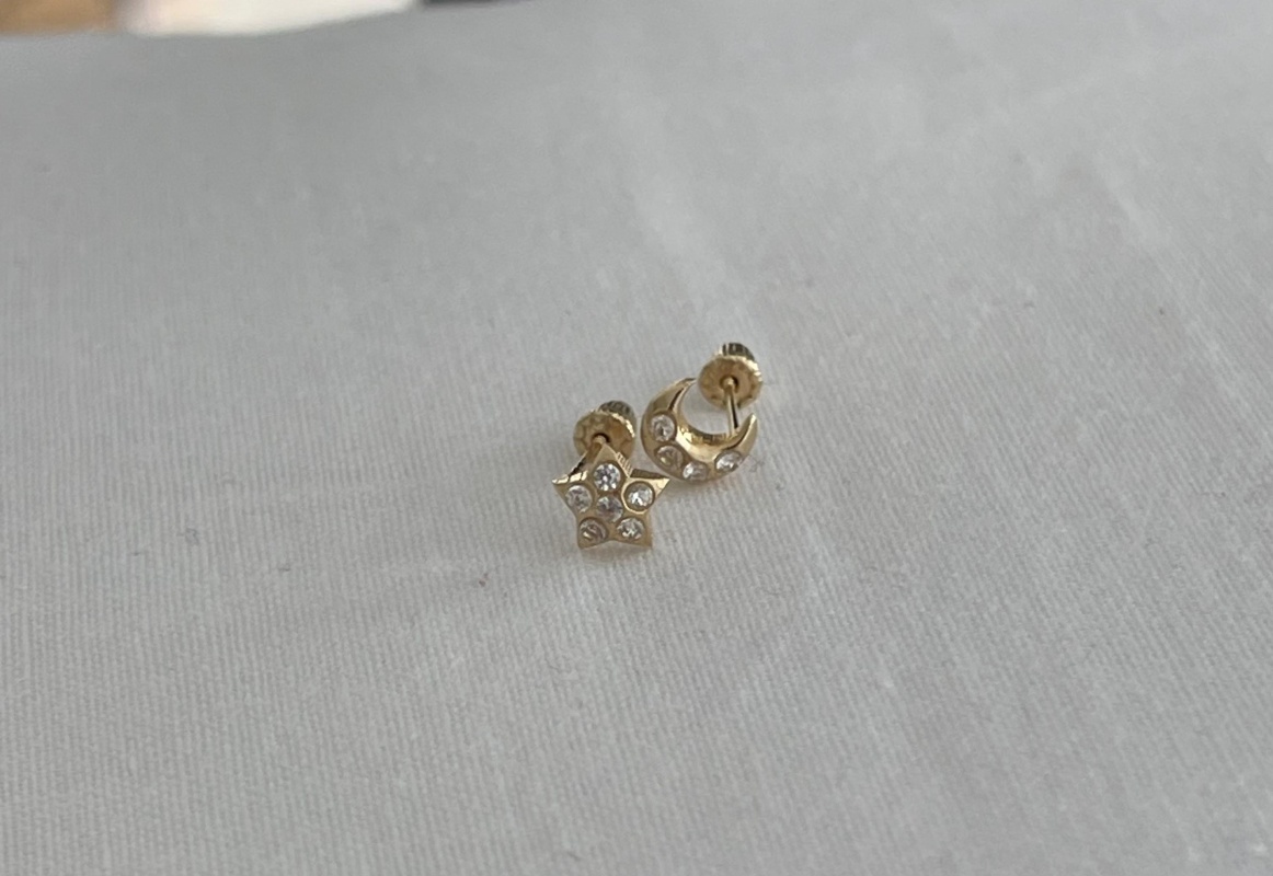 earring moon y star