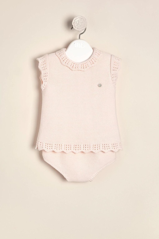 conjunto de santa clara con cuello calado rosa